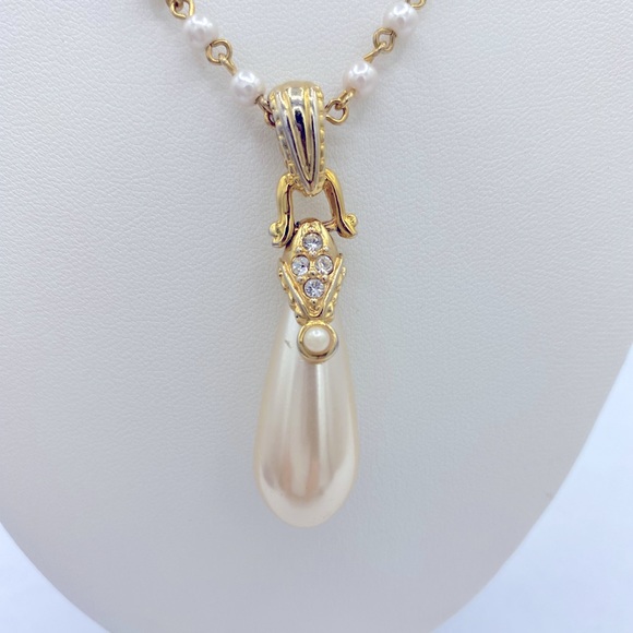 Signed Nolan Miller GoldTone Chain With Faux Pearls And A Pearl Pendant Necklace - Picture 14 of 16